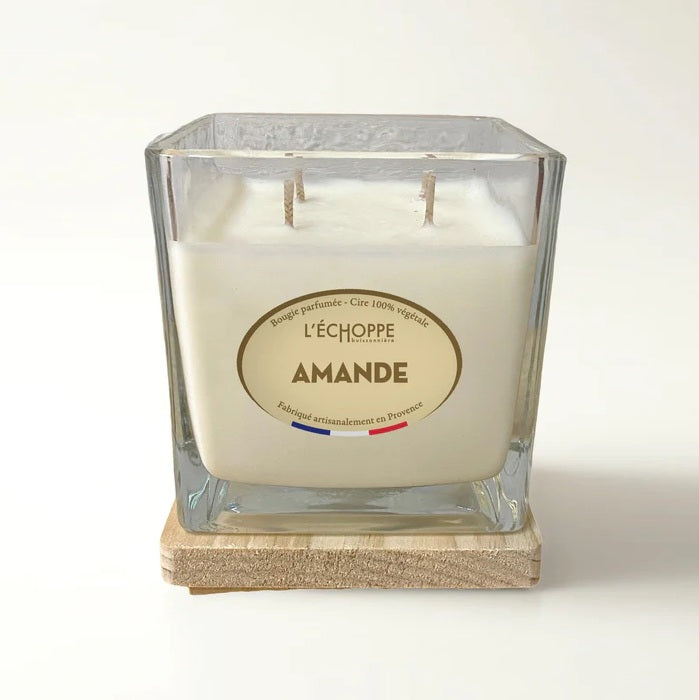 Bougie 4 mèches parfumée "Amande" couvercle bois 400g