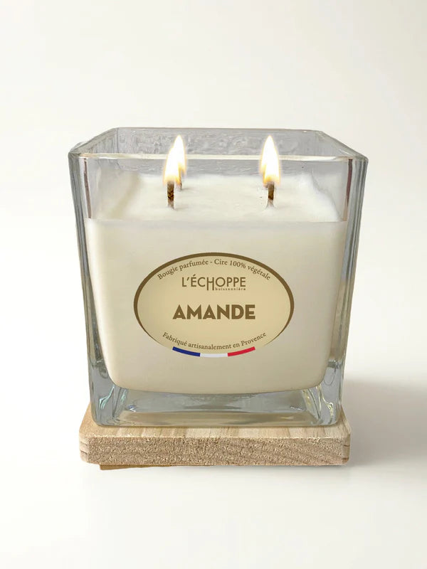 Bougie 4 mèches parfumée "Amande" couvercle bois 400g