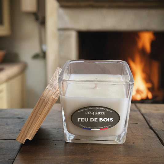 Bougie parfumée "Feu de Bois" pot carré couvercle bois 190g