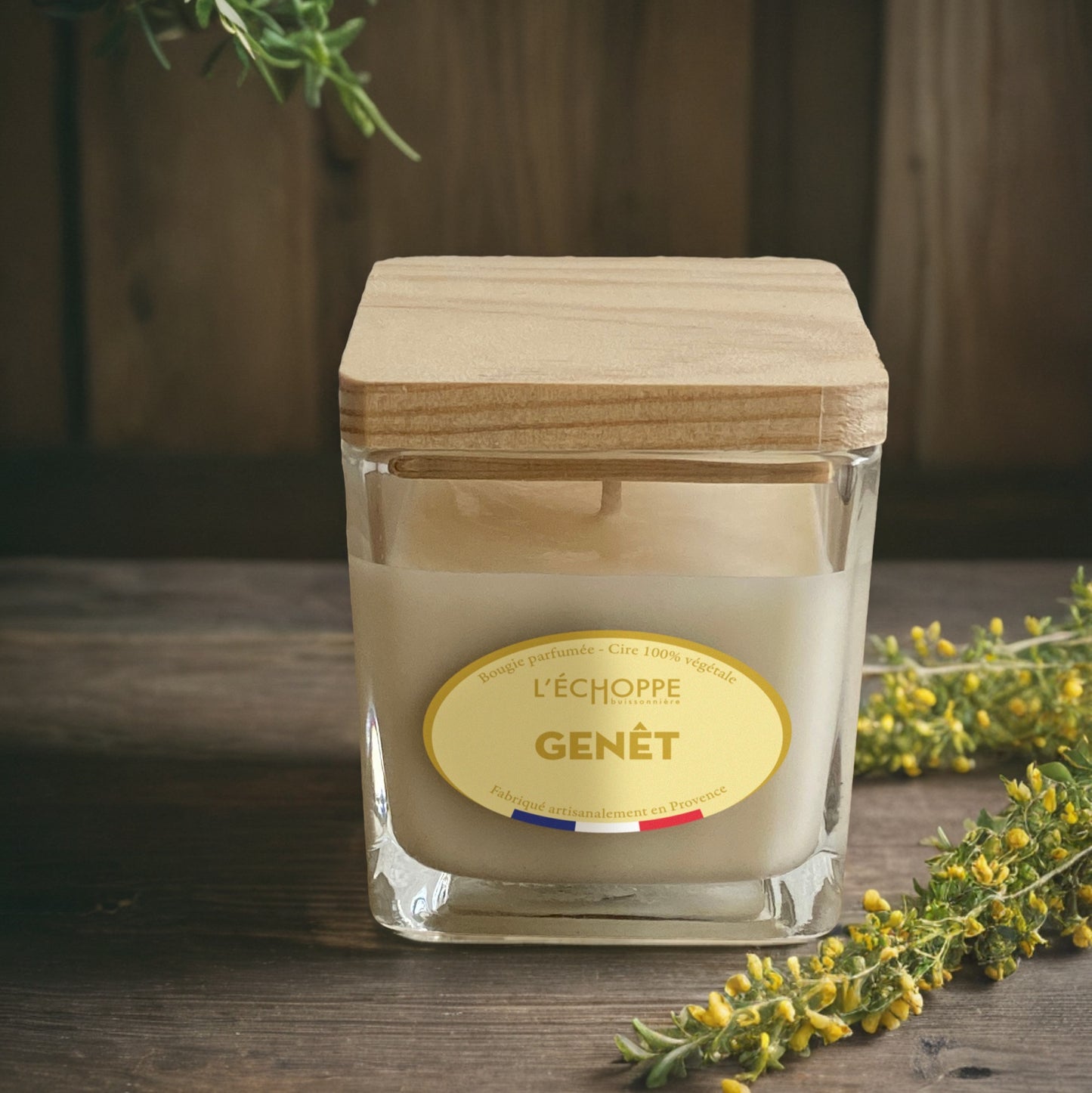 Bougie parfumée "Genêt" pot carré couvercle bois 190g